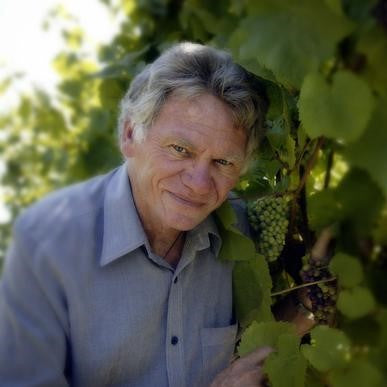 Meet Richard Smart - The 'Flying Vine Doctor'